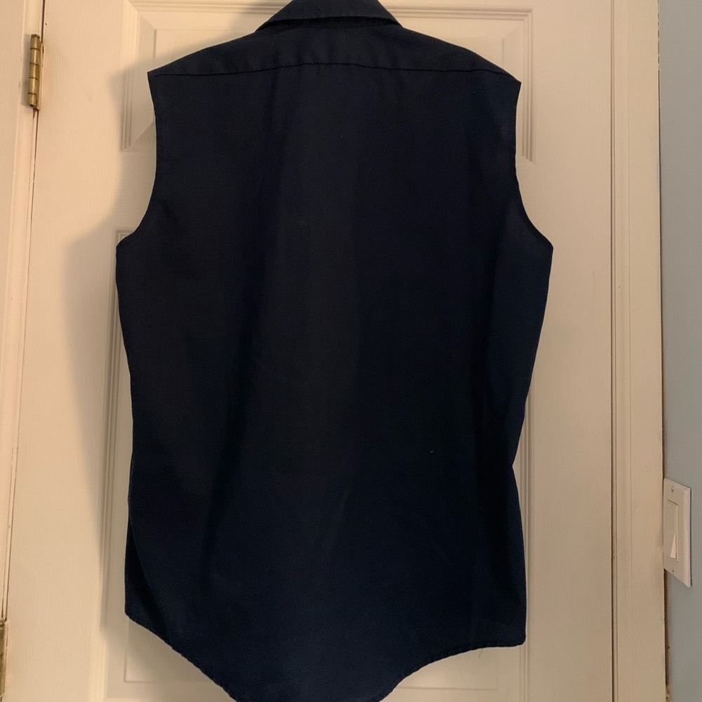 VINTAGE sleeveless button down - Picture 3 of 3